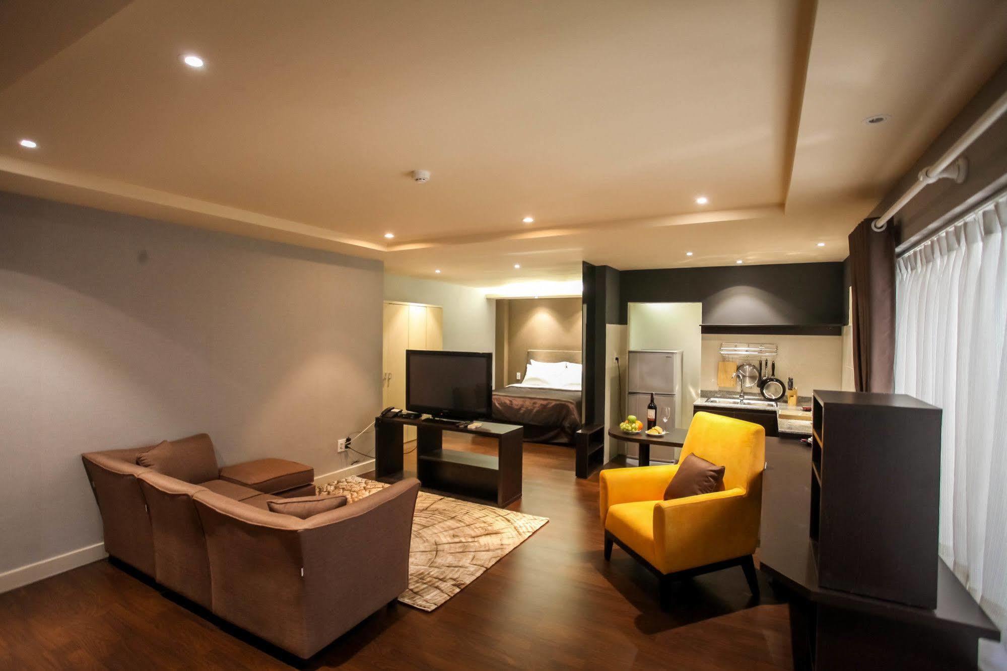 Compass Living Joy Aparthotel Ho Chi Minh-staden Exteriör bild